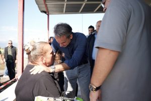 «Φαγητό θέλουμε! Δεν απαντάει κανείς»: Παράπονα πλημμυροπαθή ενώπιον Μητσοτάκη, vid