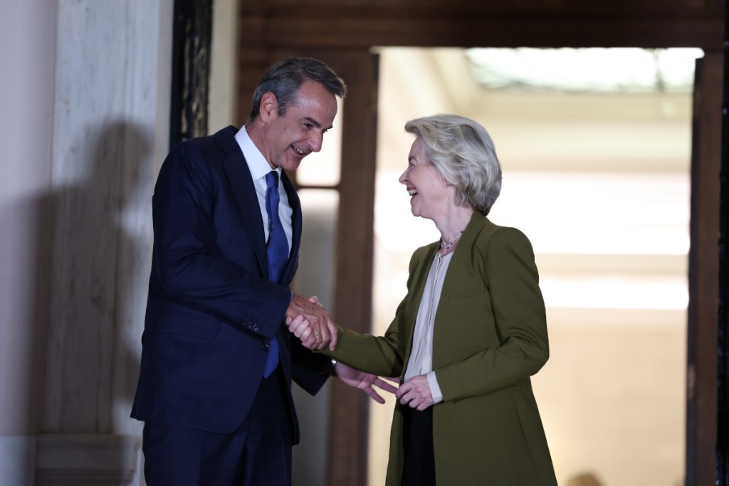 «Αγαπητή Ursula» – Ο Μητσοτάκης ζητά ενιαίο ευρωπαϊκό πλαίσιο προστασίας ανηλίκων από τον ψηφιακό εθισμό