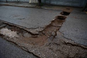 Καρδίτσα: “Δεν έχουμε ρεύμα και νερό δυο μέρες. Ευτυχώς ζούμε” – ΒΙΝΤΕΟ