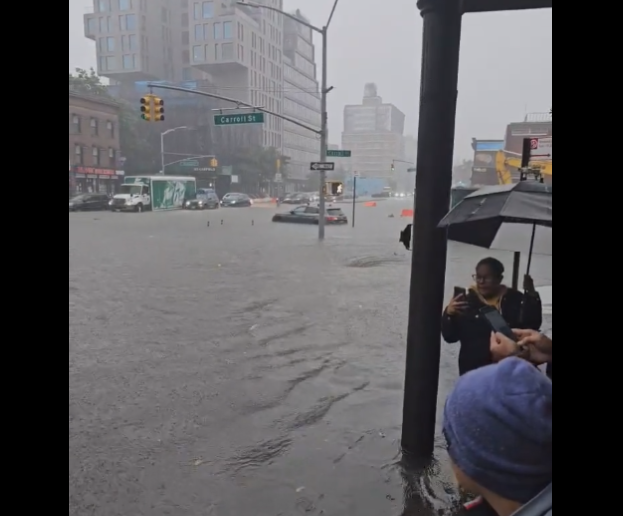 Πλημμύρισε η Νέα Υόρκη! Πρωτοφανείς εικόνες, vid
