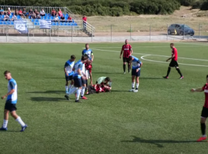 Συγκλονιστικό ΒΙΝΤΕΟ: Διαιτητής έσωσε τη ζωή ποδοσφαιριστή σε ελληνικό γήπεδο