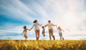 Ανακούφιση σε χιλιάδες οικογένειες φέρνει η εξομοίωση τριτέκνων με πολύτεκνους  vid