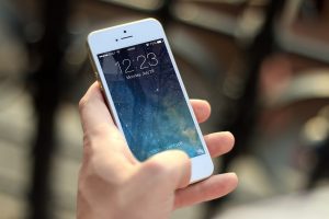 Κίνα: Αρνείται το Πεκίνο ότι απαγορεύει τα iPhones στα κινεζικά υπουργεία