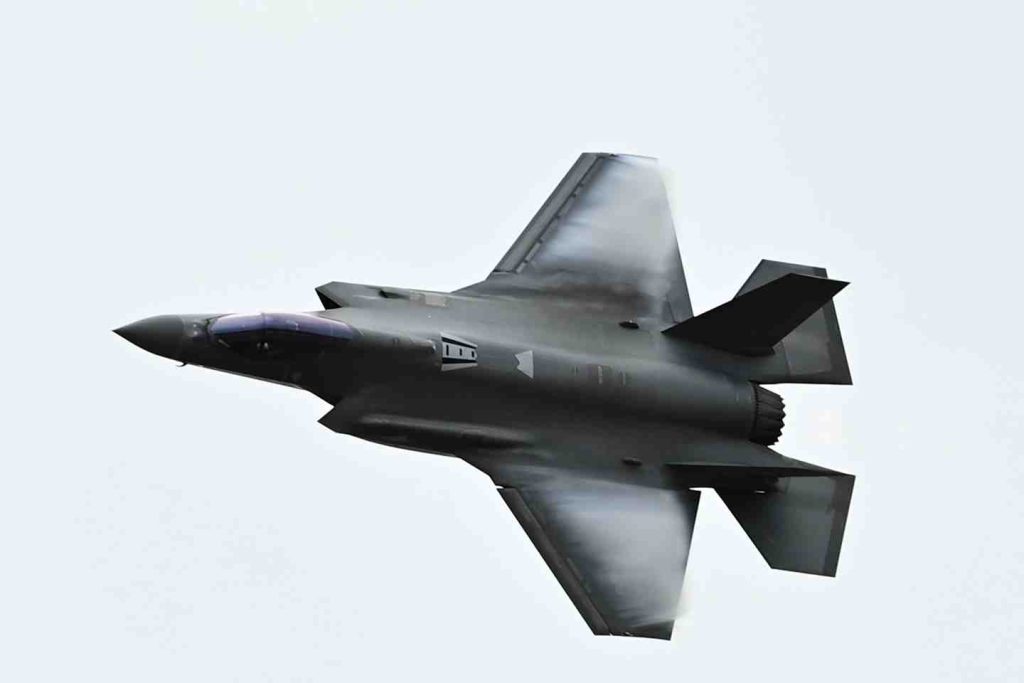 Αποτυχημένη προσγείωση F-35 αναγκάζει τον πιλότο να εκτιναχθεί (Vid)