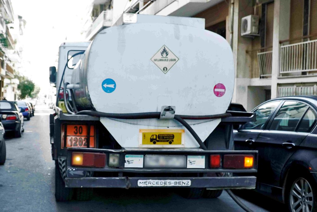 Αυξήσεις στην τιμή του πετρελαίου θέρμανσης – Επιδότηση μόνον αν ξεφύγει η τιμή πάνω από το 1,75 (video)