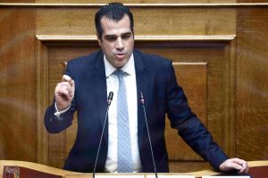 Πλεύρης: Καθίκια έβρισαν νεκρό αστυνομικό για να προκαλέσουν