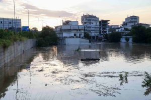 Υγειονομική βόμβα στη Θεσσαλία: Τι αναφέρεται για γαστρεντερίτιδες, κίνδυνο τετάνου, λεπτοσπείρωσης και αλλαντίασης (video)