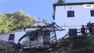 Μακρυνίτσα: Σπίτια κρέμονται στον γκρεμό μετά από κατολίσθηση!! – vid