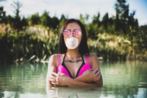 Τελικά πρέπει να ανησυχήσουμε αν καταπιούμε κατά λάθος τσίχλα;