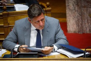 Βαρβιτσιώτης μετά τις αντιδράσεις: «Αδιανόητο να με κατηγορούν ότι εξισώνω το θύμα με τους θύτες»