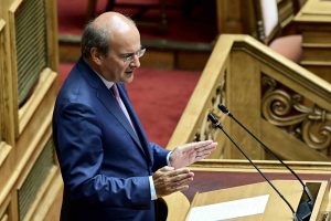 Κ. Χατζηδάκης: Περιορισμένες οι επιπτώσεις στην οικονομία αν εφαρμοστεί η εκεχειρία στη Μ. Ανατολή