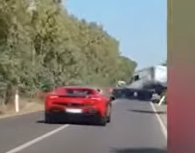 Σοκαριστικό δυστύχημα: Ferrari χτυπά Lamborghini – Δύο νεκροί! Σκληρό ΒΙΝΤΕΟ