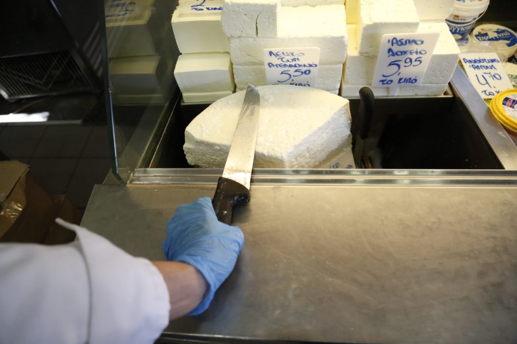 «Πλήγμα» για το τυρί που τρώμε τόσα χρόνια!!! Ρεπορτάζ ΣΟΚ από τους FT για την Ελλάδα