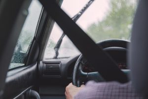 Οδήγηση υπό χαλάζι: Συμβουλές για να προστατεύσετε το αυτοκίνητό σας