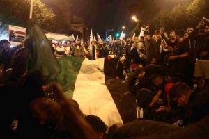 Εικόνες από τις χθεσινές πορείες στη Θεσσαλονίκη υπέρ των Παλαιστινίων – Αναφορές για μεγάλη συμμετοχή (video)