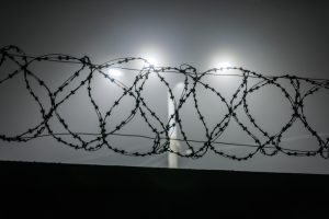 Ευρωπαϊκή χώρα… «αδειάζει» τις φυλακές της: «Κίνδυνος να προκληθεί χάος»