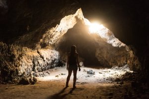 Η μυστηριώδης νεκρόπολη με τα 7.000 αρχαία οστά που βρέθηκε μέσα σε σπηλιά