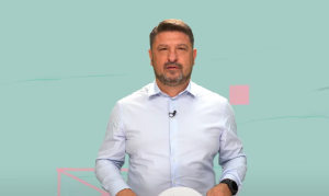 Ο Χαρδαλιάς απαντάει σε…«χαλαρές» ερωτήσεις: «Έχω κολυμπήσει γυμνός», vid