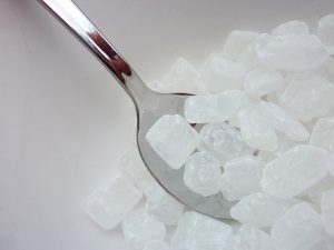 Τι έδειξε μελέτη για τη σχέση των τεχνητών γλυκαντικών με τον κίνδυνο για καρδιακά και εγκεφαλικά – Ποια η σχέση με την αύξηση βάρους