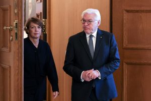 Ο Σταϊνμάιερ μίλησε ελληνικά: Ζητώ συγχώρεση στο όνομα της Γερμανίας για τα βαριά εγκλήματα