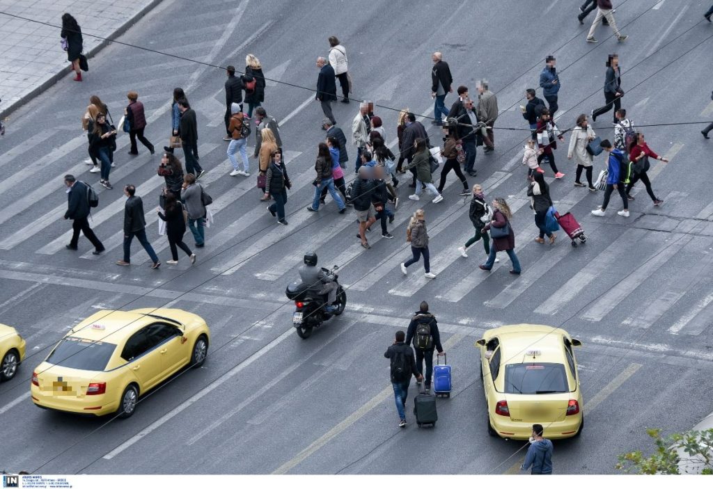 Οι Έλληνες εργάζονται κατά μέσο όρο αρκετά περισσότερο, σε σχέση με τους εργαζόμενους των άλλων κρατών μελών της ΕΕ