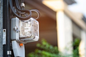 Ρεύμα: Θα βάλουν εκατομμύρια έξυπνους μετρητές στα σπίτια των Ελλήνων
