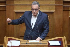 Φάμελλος : «Αφήσατε αθωράκιστη την χώρα στις φυσικές καταστροφές – Υποτιμήσατε την επιστήμη αλλά και την κλιματική κρίση»