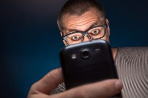 Χιλιάδες φοροκαταγγελίες: Πολίτες «καρφώνουν» όσα βλέπουν στα social media!!