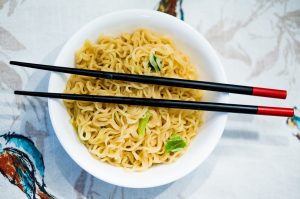 Χειροποίητα noodles: Ένας ιδιαίτερος τρόπος παρασκευής τους (video)