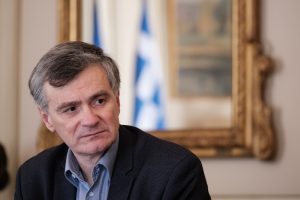 Επιστροφή…Τσιόδρα: «Εμβολιάζομαι για να προστατεύσω τον εαυτό μου», vid