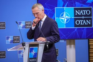 NATO: Το αδιέξοδο στις ΗΠΑ για την παροχή βοήθειας στην Ουκρανία έχει ήδη “επιπτώσεις”