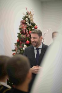 Χριστουγεννιάτικα Κάλαντα στον Πρόεδρο του ΠΑΣΟΚ-Κινήματος Αλλαγής, Νίκο Ανδρουλάκη