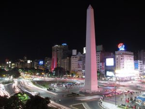Αργεντινή: «Ο λαός θα υποφέρει» λένε πολίτες, σοκαρισμένοι από τα σκληρά μέτρα λιτότητας