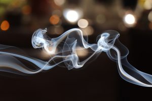 ΟΗΕ-ΠΟΥ: Την απαγόρευση των ατμοποιητών και των ηλεκτρονικών τσιγάρων με γεύσεις και την επιβολή ελέγχων όπως αυτοί που ισχύουν για τον καπνό ζητάει ο ΠΟΥ