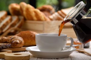 Νέα έρευνα: Πώς η κατανάλωση καφέ μειώνει δραστικά τον κίνδυνο επανεμφάνισης καρκίνου του εντέρου