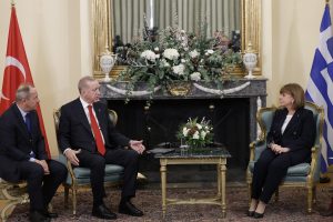 Ερντογάν: «Να δούμε το ποτήρι μισογεμάτο», είπε στην Σακελλαροπούλου! vid