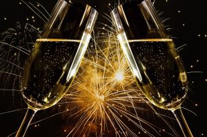 Prosecco και σαμπάνια: Σε τι διαφέρουν τα δύο αγαπημένα αφρώδη ποτά που σερβίρονται συνήθως το βράδυ της πρωτοχρονιάς