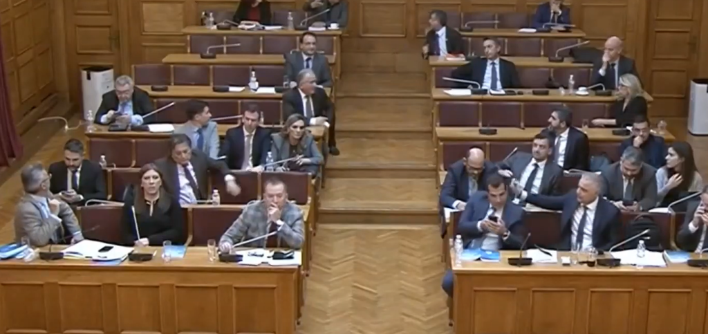 «Είστε χυδαία»! «Με προσβάλλετε»! Χαμός με Κωνσταντοπούλου/Μαρκόπουλο, vid