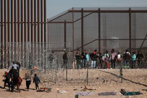 Τεράστια ανατροπή με τους μετανάστες στο Τέξας! «Γροθιά» στους διεθνιστές