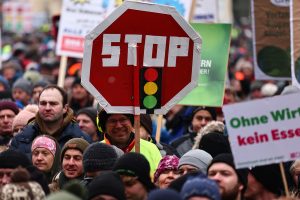 «Τρελή» εξέλιξη! Ρώσοι στο πλευρό ξεσηκωμένων Γερμανών;; «Ερχόμαστε», λένε, vid