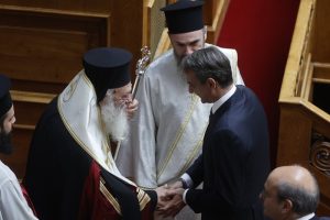 «Βόμβα» από Ιερώνυμο για τα ομόφυλα ζευγάρια: «Θα μπορούσε να γίνει δημοψήφισμα»