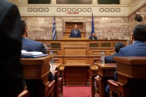 «Θα μας εγκαταλείψουν οι ψηφοφόροι μας»: «Πυρά» πρ. Υπουργού σε Μητσοτάκη για τους ομόφυλους, vid
