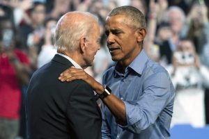 Ομπάμα και Κλίντον ενώνουν τις δυνάμεις τους υπέρ του γέρο-Μπάιντεν