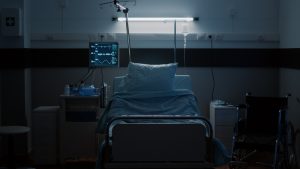 «Ήξεραν ότι σας σκότωναν»!!! Τεράστια καταγγελία για την αμαρτωλή περίοδο της πανδημίας, vid