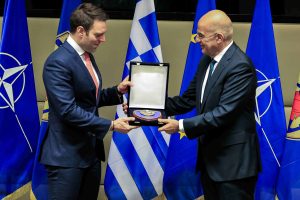 Κασσελάκης: Ειλικρινής η ενημέρωση από το υπ. Εθνικής Άμυνας, θέλουμε να είμαστε παραγωγικοί