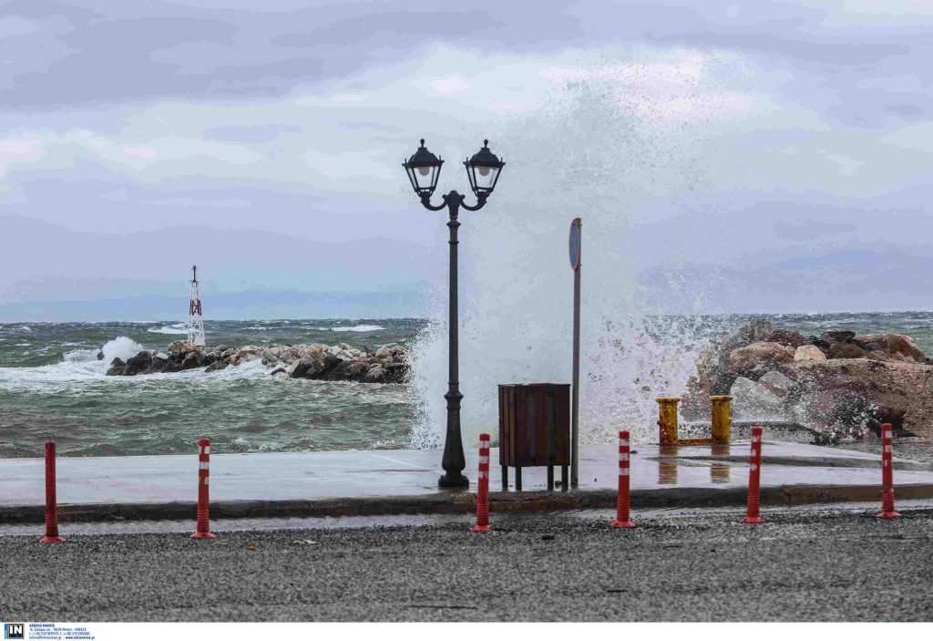 Παραμένει το απαγορευτικό απόπλου – Δρομολόγια μόνο για Αργοσαρωνικό και Μαρμάρι Ευβοίας