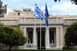 ΥΠΕΣ: Δεν υπάρχει στρατιά από μετακλητούς υπαλλήλους – Το κόστος τους μικρότερο από εκείνο του 2019