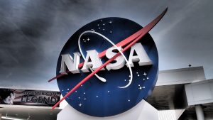 Η NASA ερευνά μυστήριο «διαστημικό αντικείμενο» που έπεσε σε σπίτι στη Φλόριντα