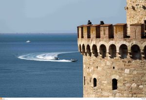 Θεσσαλονίκη: Δημιουργούνται 234 νέες θέσεις στάθμευσης μέσα στο λιμάνι