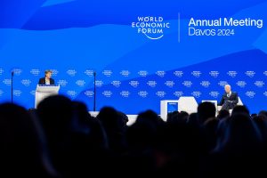 CRYPTO2030 στο Νταβός! «Αν είσαι άτακτος θα απενεργοποιούν τα χρήματά σου»! vid
